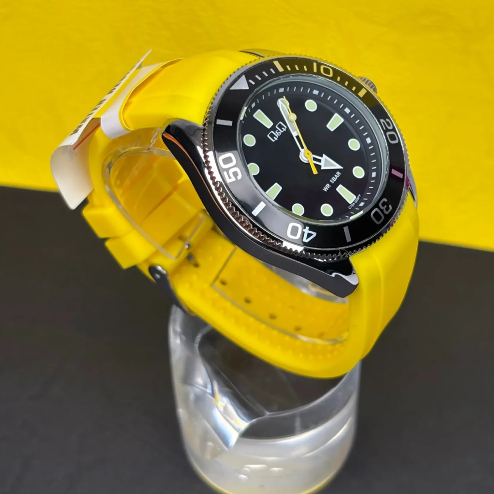 ساعت مچی کیو اند کیو مردانه Q&Q C72A-009PY