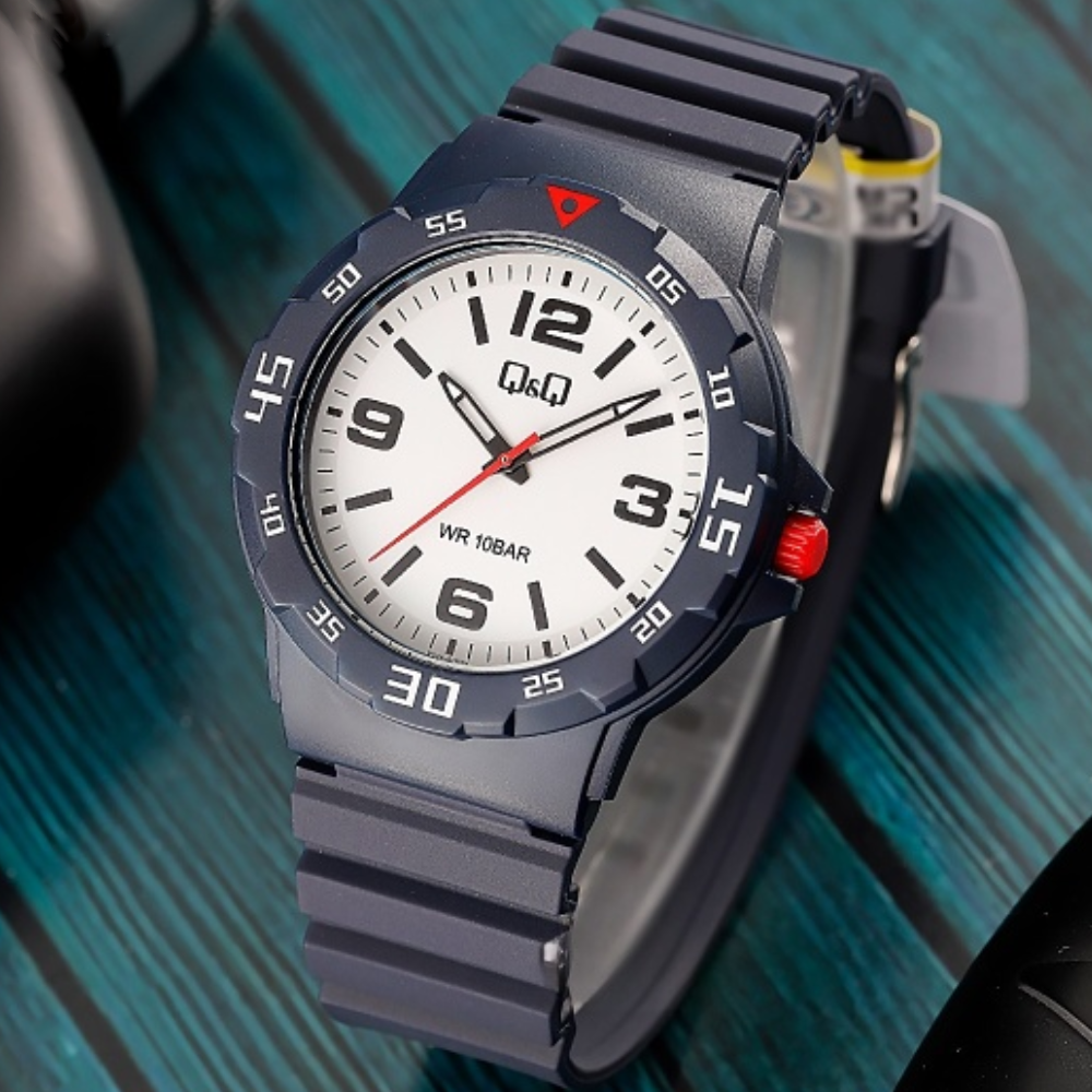 ساعت مچی مردانه کیو اند کیو Q&Q V02A-019VY