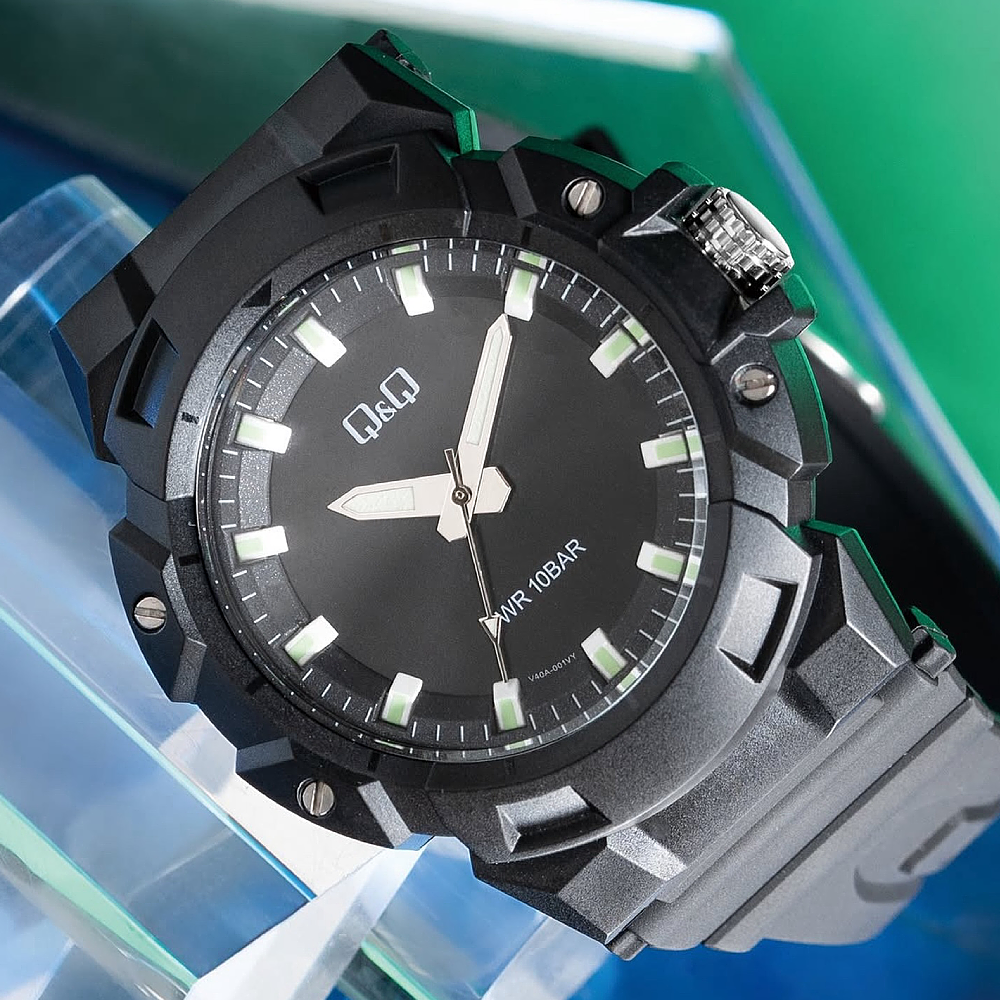 ساعت مچی مردانه کیو اند کیو Q&Q V40A-001VY