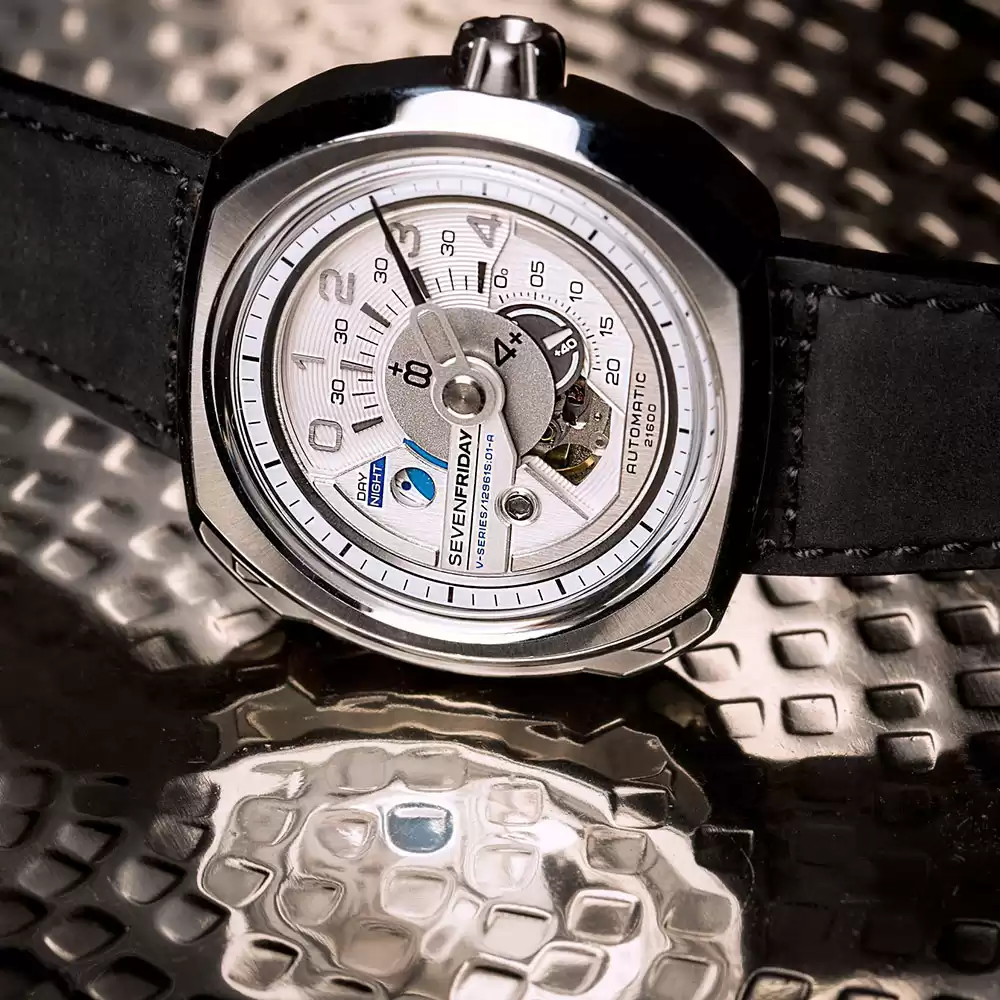 ساعت مچی مردانه سون فرایدی SEVENFRIDAY-SF-V1/01