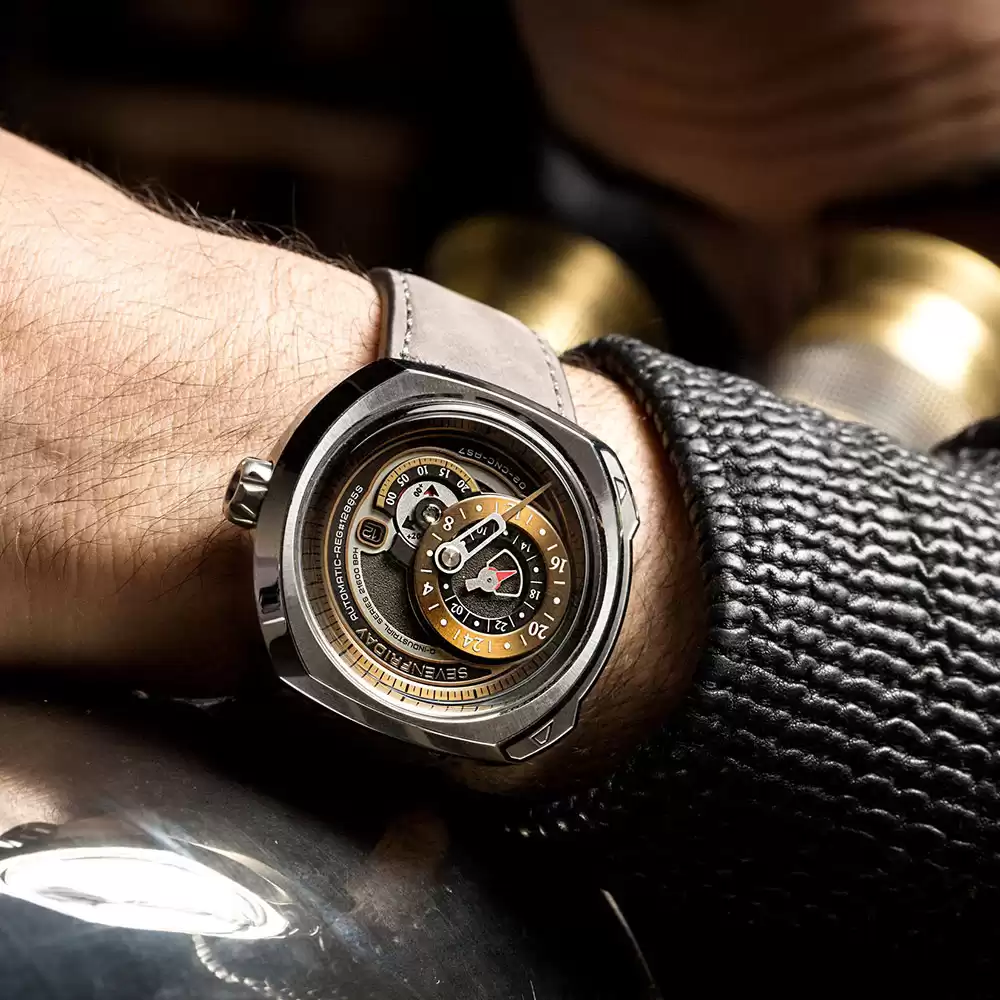 ساعت مچی مردانه سون فرایدی SEVENFRIDAY-SF-Q2/02