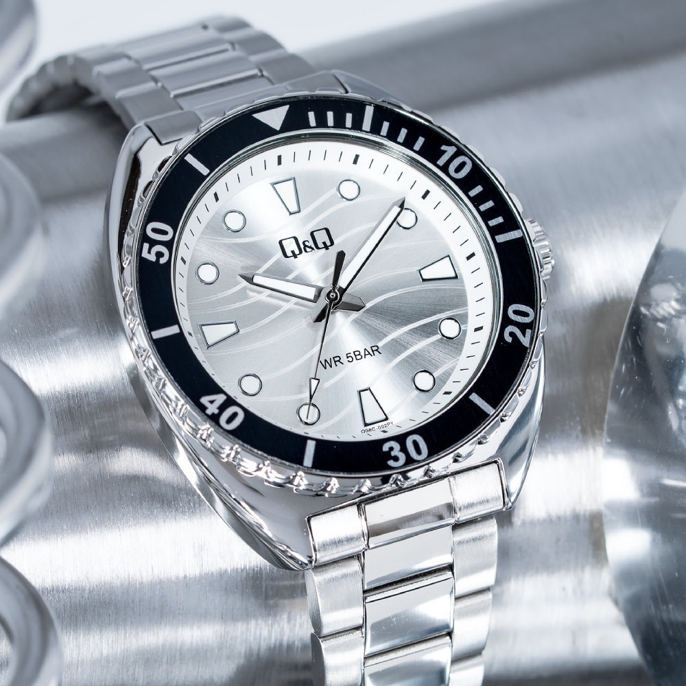 ساعت مچی کیو اند کیو مردانه Q&Q Q08C-002PY