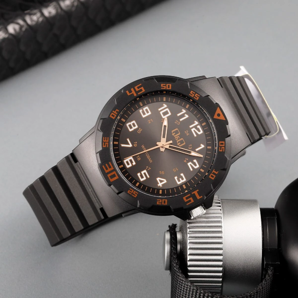 ساعت مچی کیو اند کیو مردانه Q&Q VR18J014Y